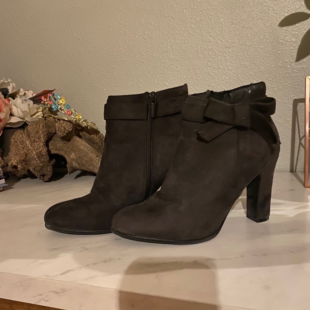Women’s suede booties